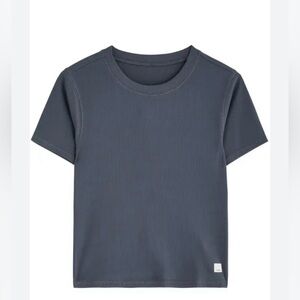 Vuori Pose Fitted Tee in Graphite Size XS
